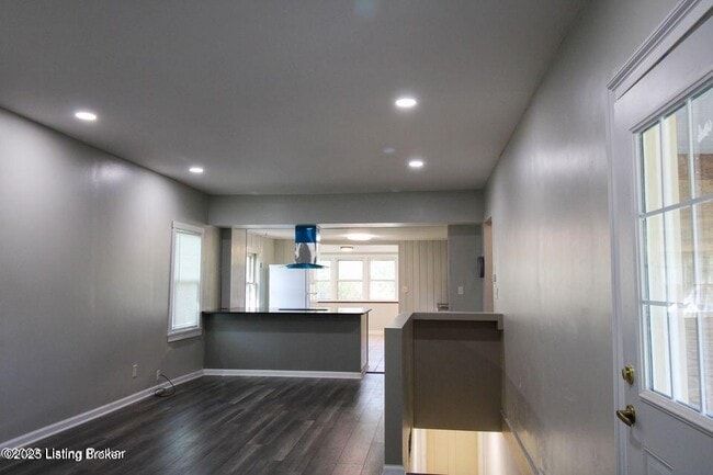 Building Photo - 4608 Cliff Ave