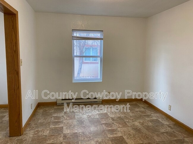 Foto del edificio - 1557 W Jefferson St