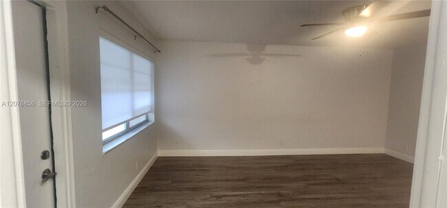 Foto del edificio - 1555 N 12th Ct