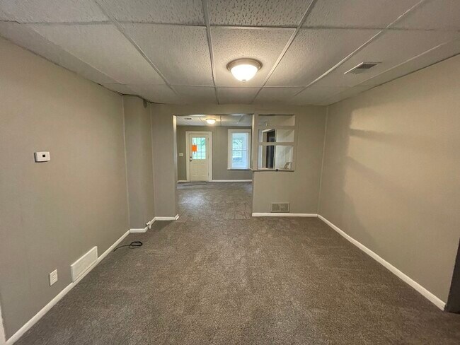 Foto del edificio - Huge NW Side 5 Bedroom Home!
