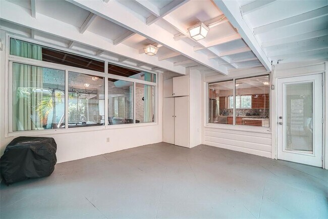 Foto del edificio - 60 SW 18th Terrace