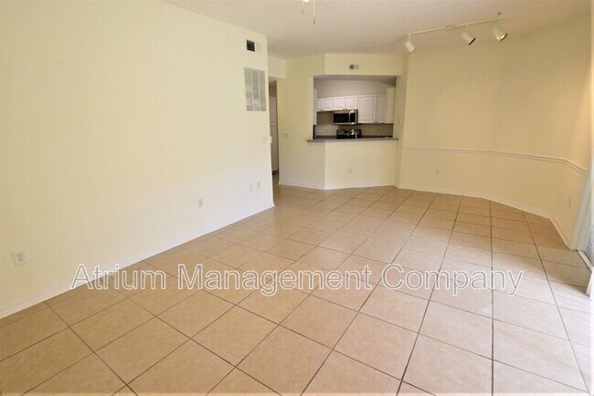 Foto del edificio - 5512 Metrowest Blvd