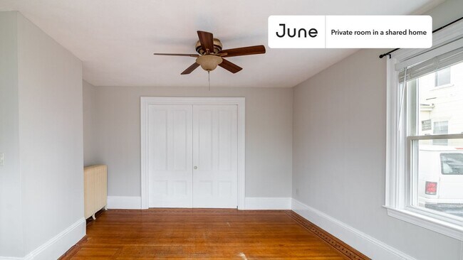 Foto del edificio - Room in Shared 3 bed/1 bath home
