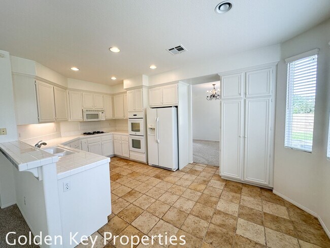 Building Photo - Beautiful spacious home in Mariners Point ...
