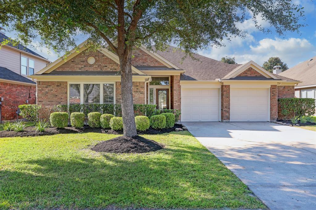 Foto principal - 26815 Lakeridge Park Ln
