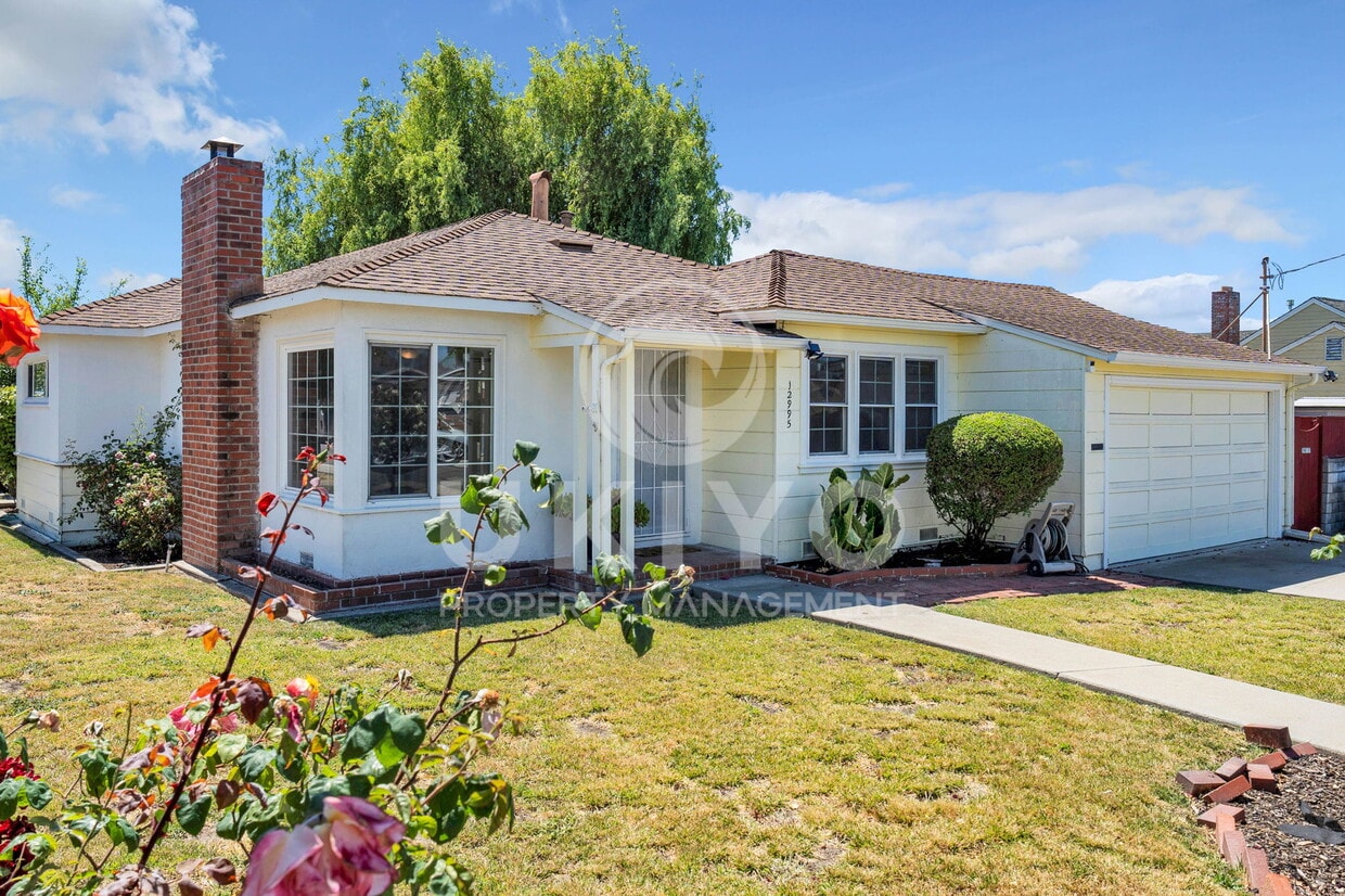 Primary Photo - 12995 Aurora Dr