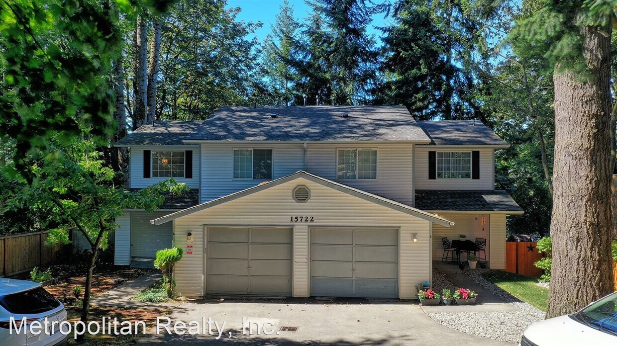 3 br, 2.5 bath House 15722 44th Ave W House Rental in Lynnwood, WA