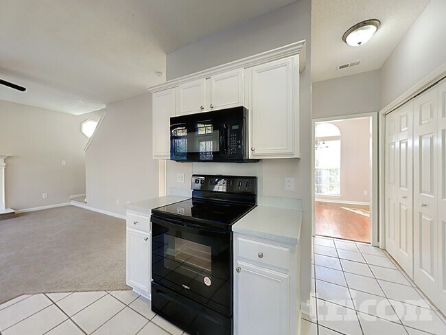 Foto del edificio - 1606 Oak Knoll Ln