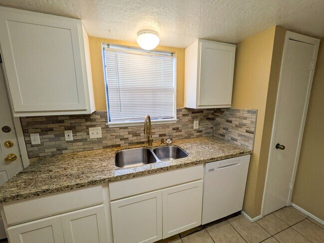 Foto del edificio - 2700 N 16th St