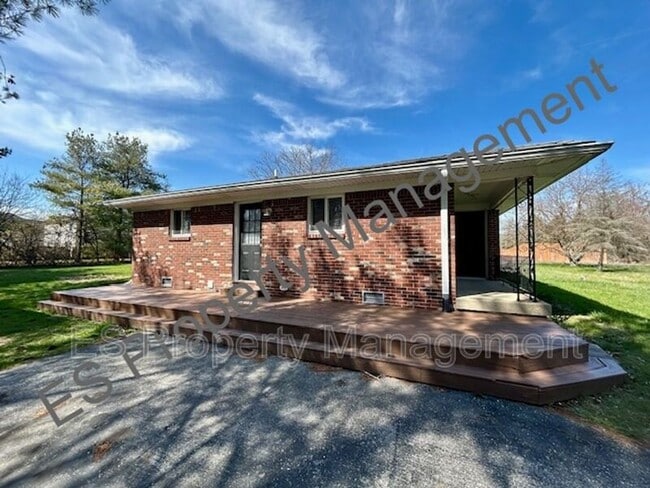 Foto del edificio - 2464 Tansel Rd