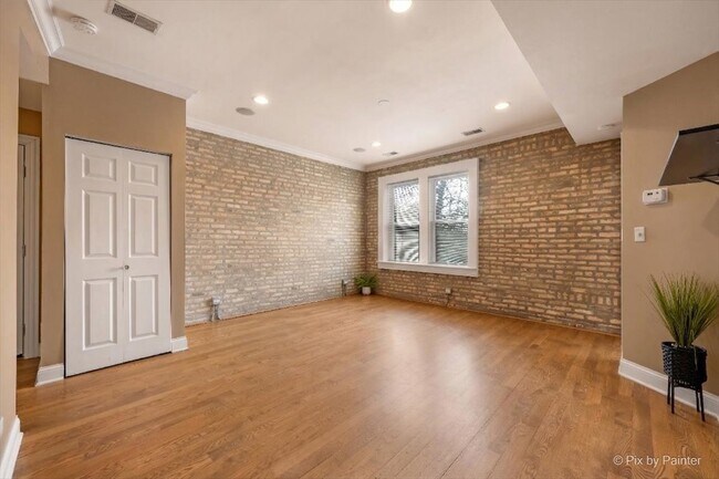 Foto del edificio - 6146 N Ravenswood Ave