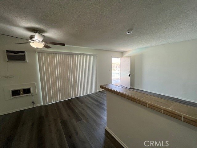 Building Photo - 686 E Cottonwood Rd