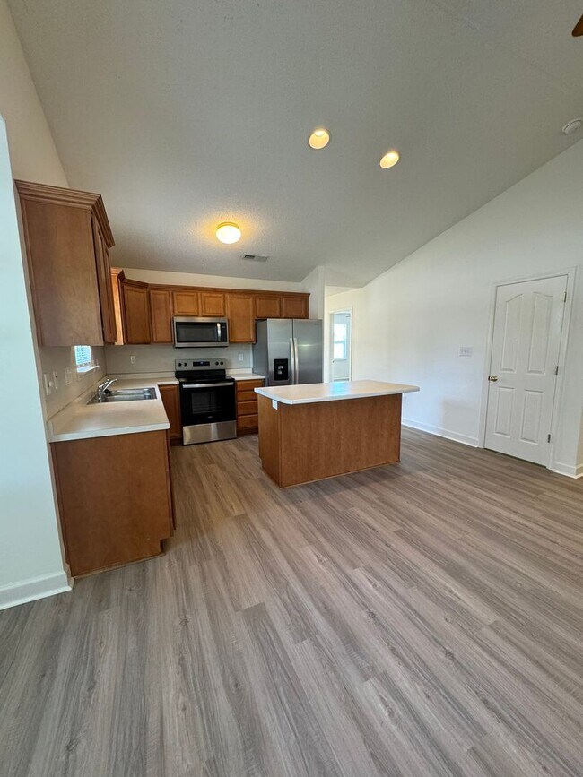 Foto del edificio - 129 Clusters Cir