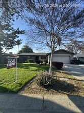 Building Photo - 3504 W Cutler Ave