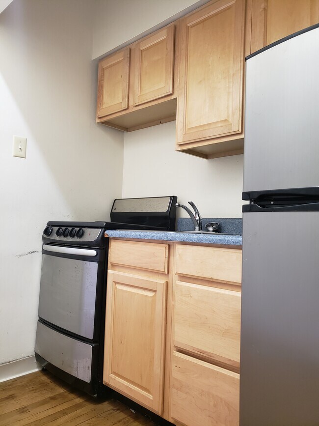 Kitchen - 8622 Germantown Ave