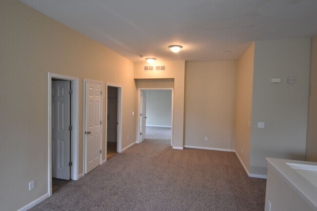Building Photo - 3404 Walnut Rdg