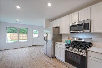 Building Photo - 17914 Becker Lndg Dr