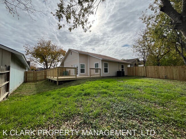 Foto del edificio - 4 br, 1.5 bath House - 8525 8TH STREET