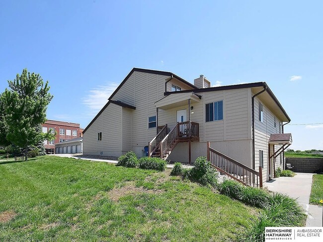 Building Photo - 345 Spruce St