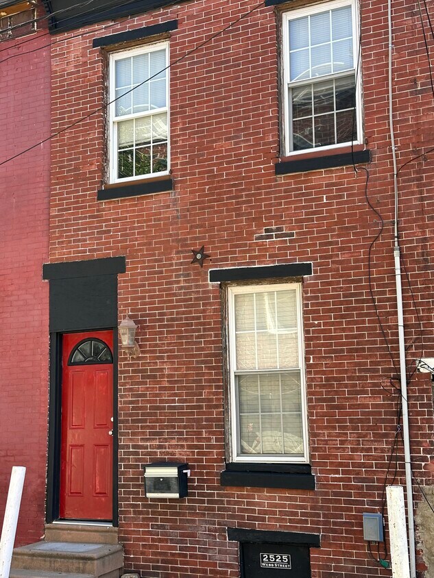 Primary Photo - 2525 Webb St
