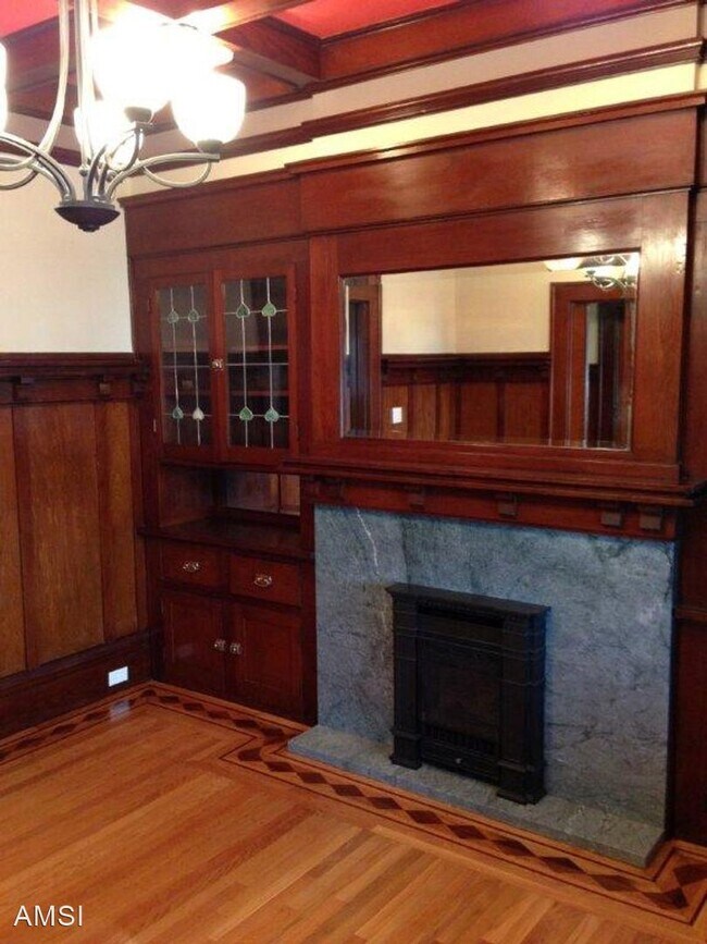 Building Photo - 2 br, 1.5 bath House - 902 Vallejo Street