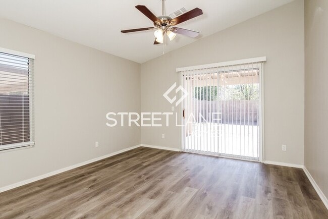 Building Photo - REDUCED-Now offering $1000 off first full ...