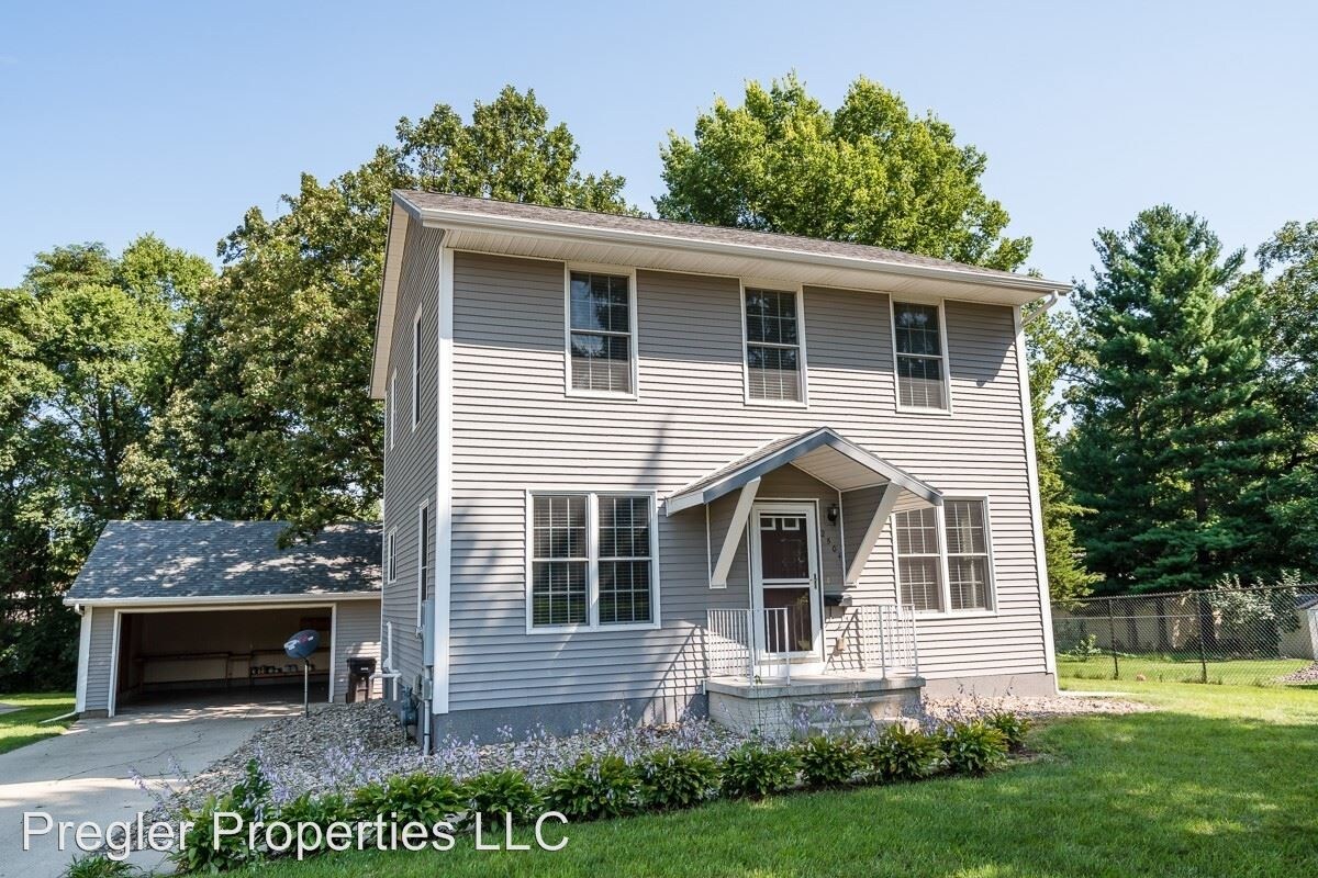 Primary Photo - 4 br, 1.5 bath House - 2504 Rainbow