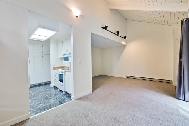 Building Photo - 505 Cypress Point Dr