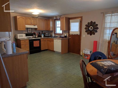 Building Photo - 42 Saybrook St