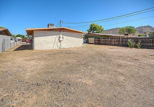 Building Photo - 2221 W Lupine Ave