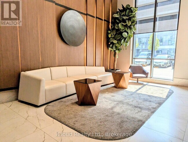 Photo du bâtiment - 8 Nahani Way