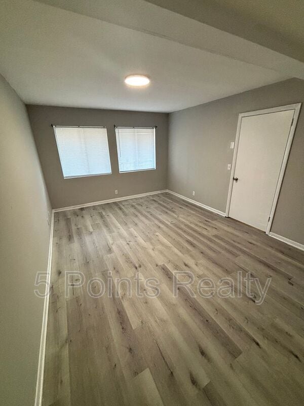 Building Photo - 550 Harding Pl