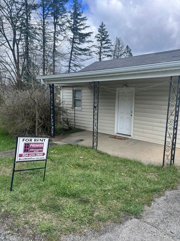 2716 Old Plank Rd, New Castle, PA 16105 House Rental in New Castle