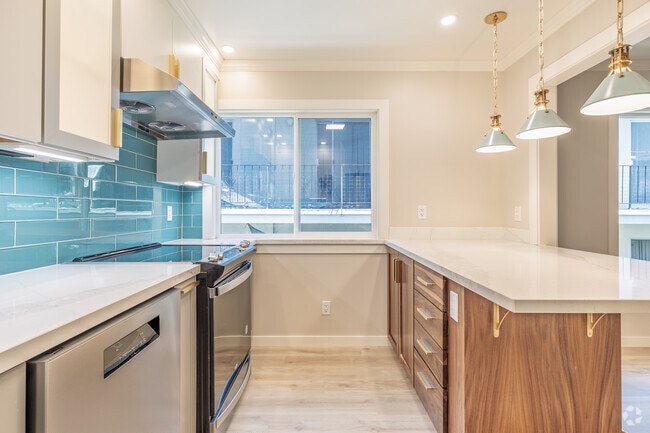 2 habitaciones, 1 baño - 800 pies cuadrados - Cocina - 412 Richmond Dr