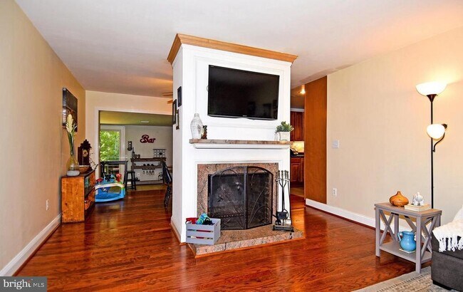 Building Photo - 5406 Ferndale St