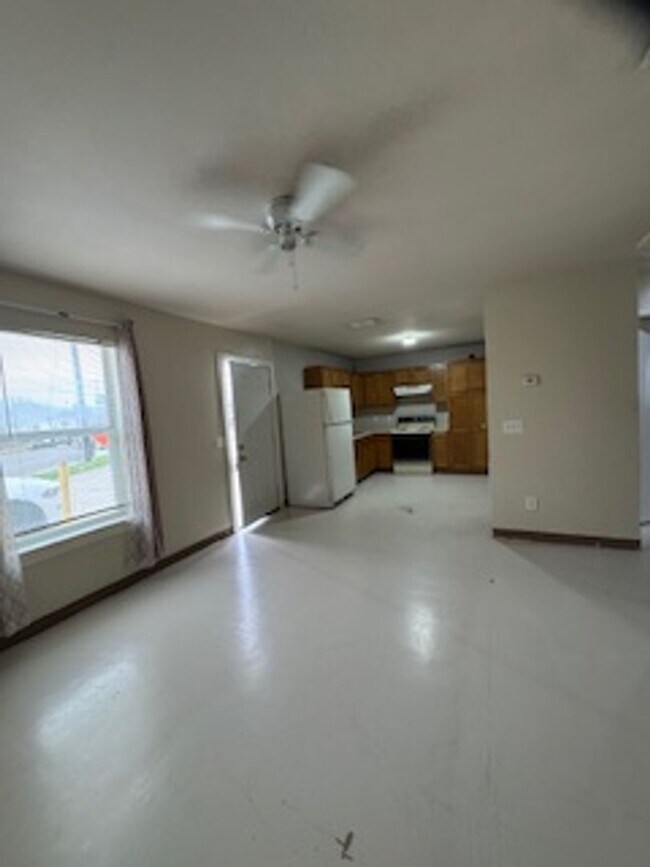 Building Photo - 2851 Highland Ave