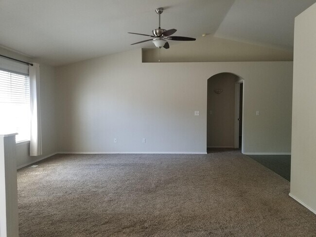 Building Photo - 350 S Kestrel Pl