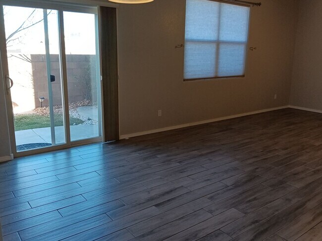 Foto del edificio - 3 Bedroom, 2.5 Bathroom Home! Schedule a Showing Today!