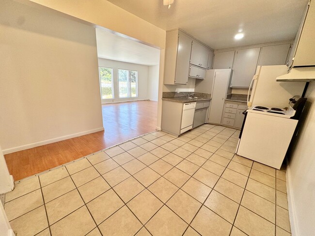 Interior Photo - EP