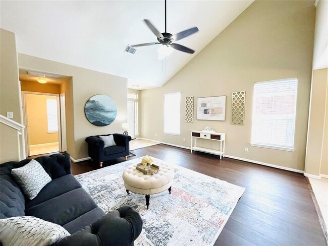 Building Photo - 6330 Applewood Forest Dr