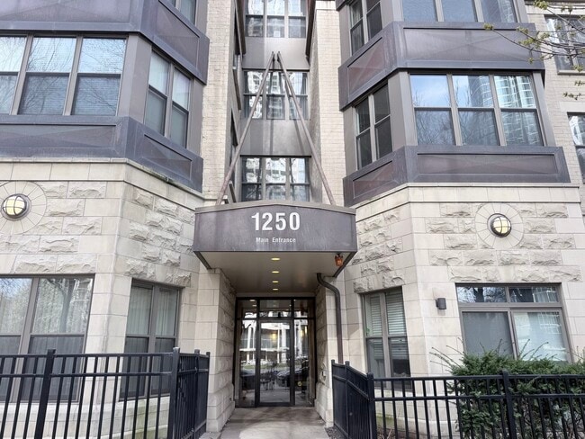 Building Photo - 1250 S Indiana Ave