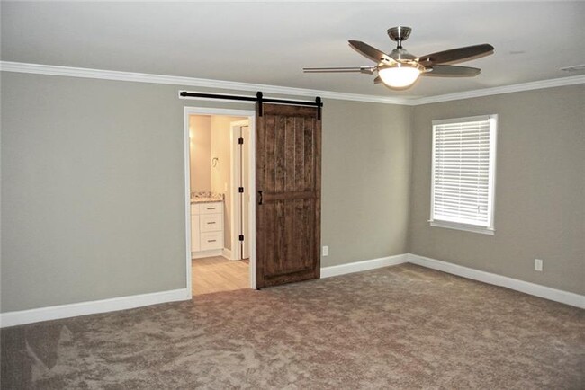 Building Photo - 291 Meadow Dr