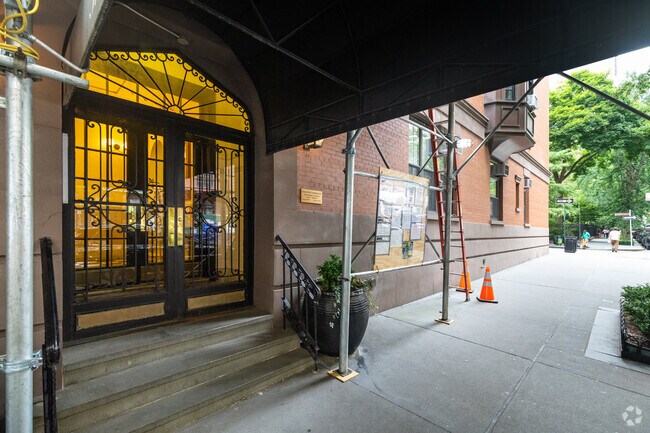 Building Photo - Gramercy Park