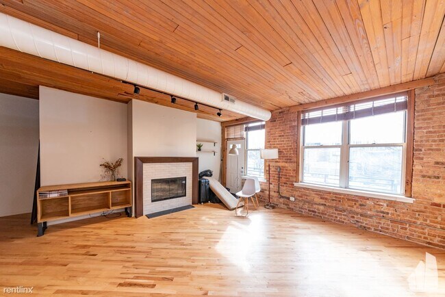 Building Photo - 1 br, 1.5 bath Condo - 2021 W Willow St
