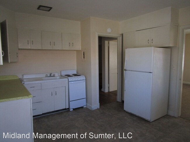 Building Photo - 2 br, 1 bath House - 7-A Mood Avenue