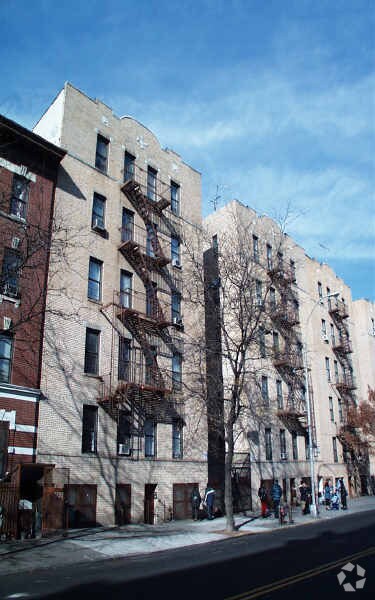 Primary Photo - 2335 Crotona Ave