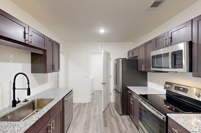 Interior Photo - Belle Mor