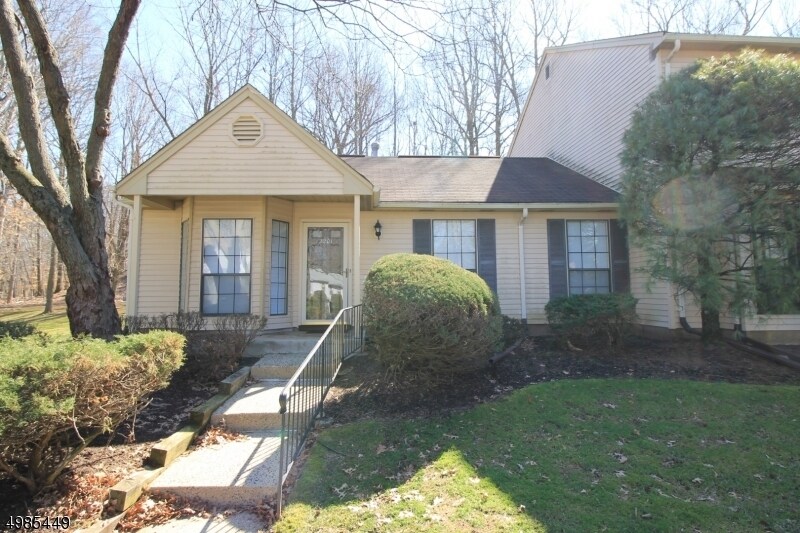 2201 Timber Oaks Rd, Edison, NJ 08820 Townhome Rentals in Edison NJ