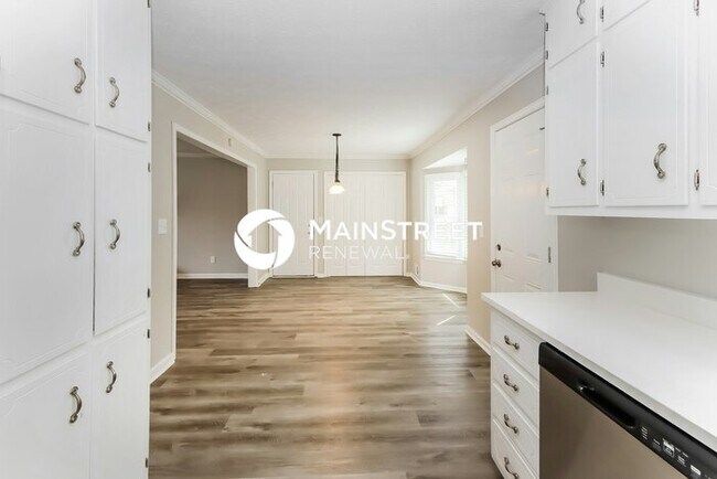 Foto del edificio - 3 Bedroom Pet-Friendly Home in CONYERS, GA...