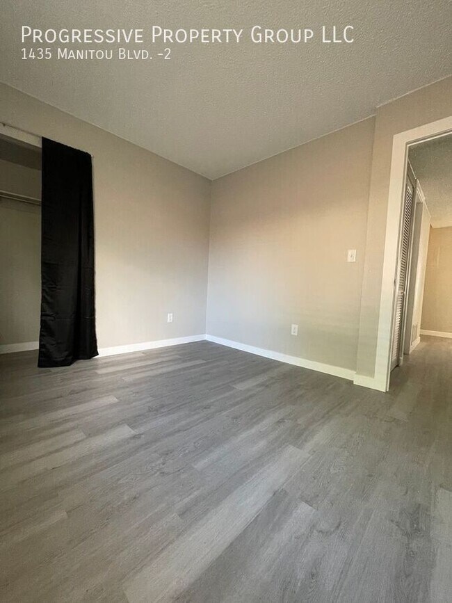 Foto del edificio - 1435 Manitou Blvd